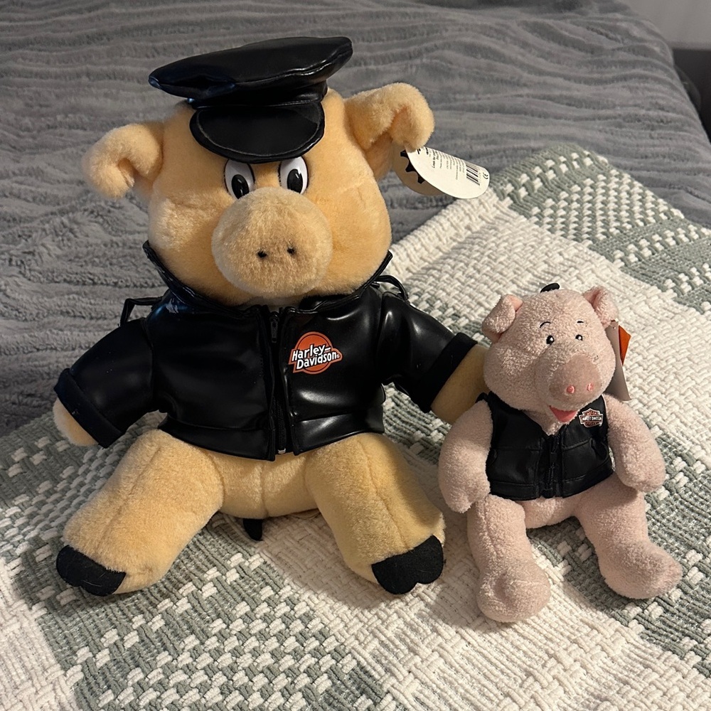 Harley Davidson stuffed animal pigs- bundle of 2 (WEAR)